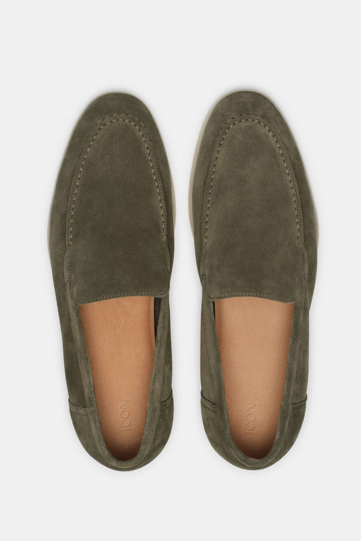 THE CLASSIC SUEDE LOAFER