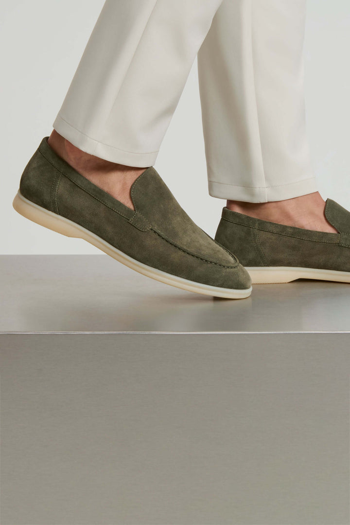 THE CLASSIC SUEDE LOAFER