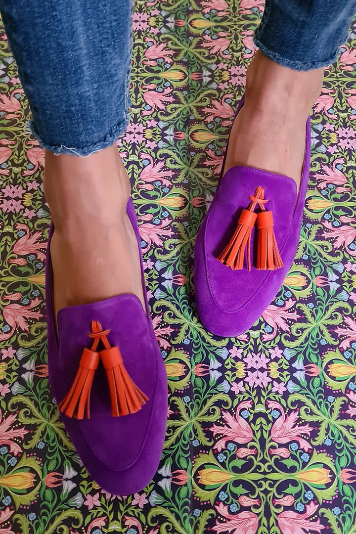Lila Loafers mit Quasten