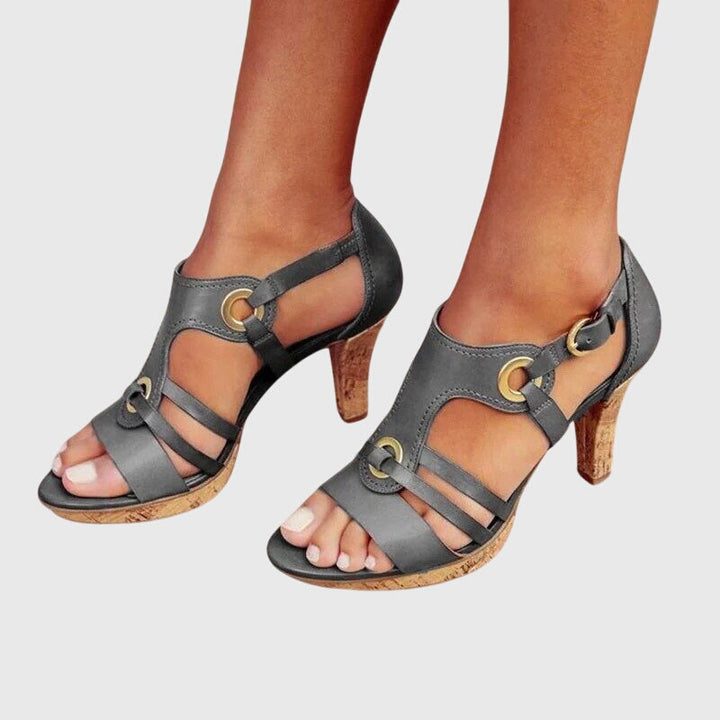 Kira | Kraftvolle Sandalette