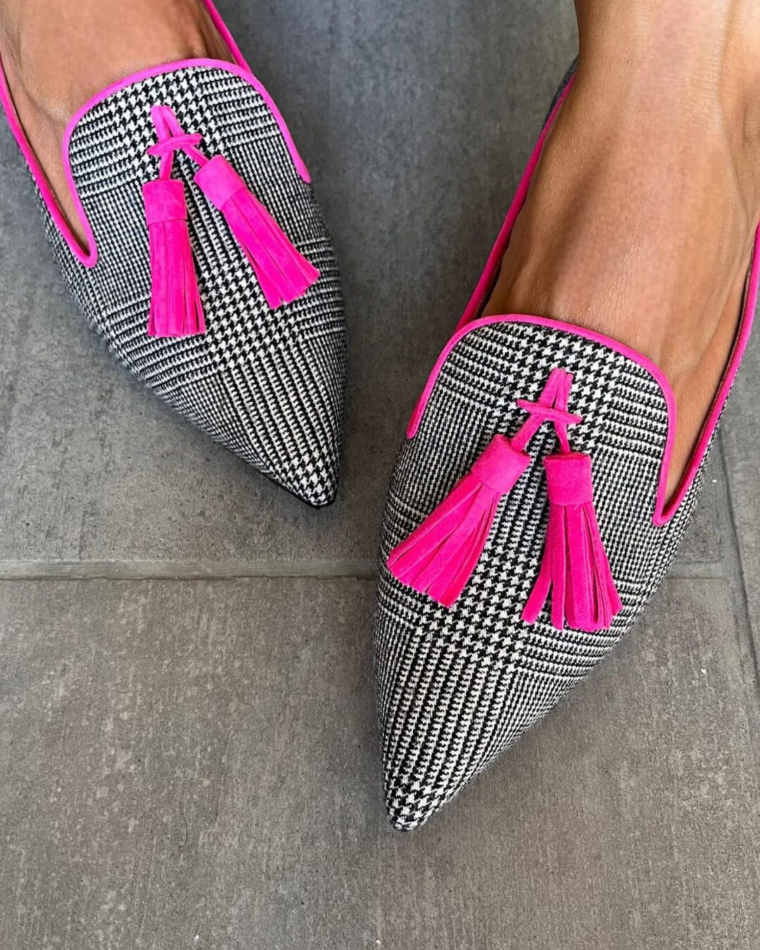 Spitze Loafer mit Fluoreszierenden Fransen