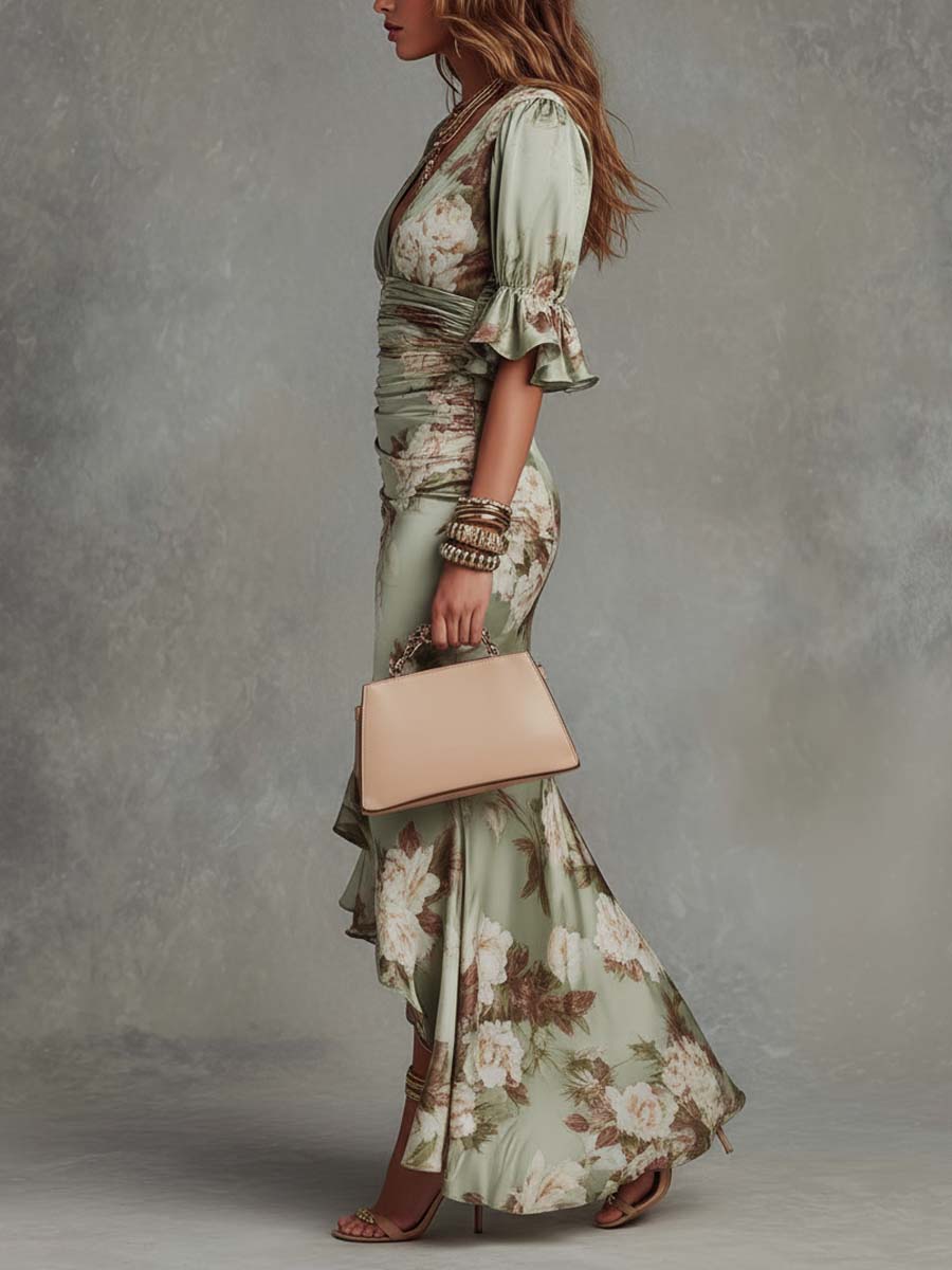 Anastasia | Asymmetrisches langes Kleid aus grünem Satin