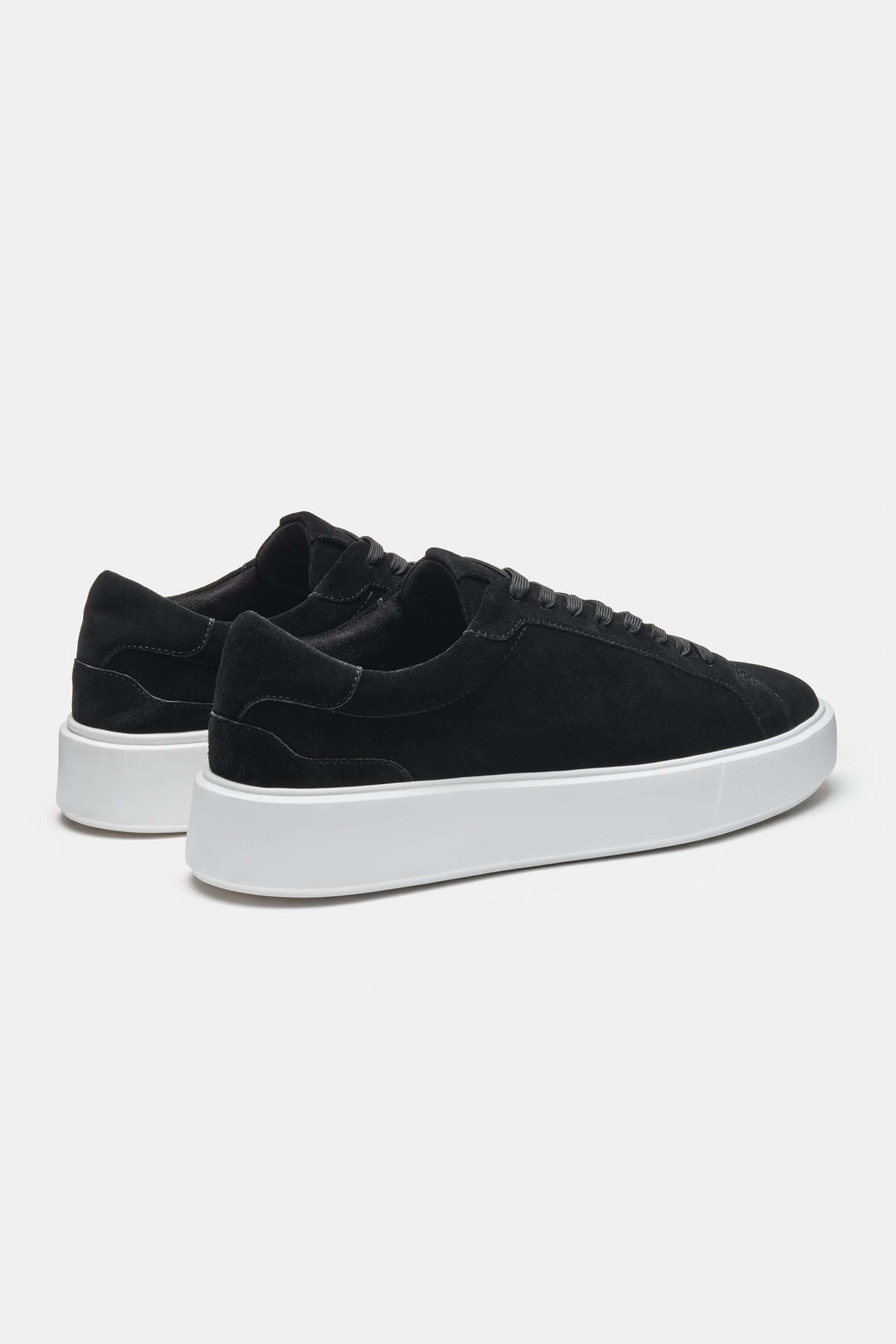 THE CLASSIC SUEDE TRAINER