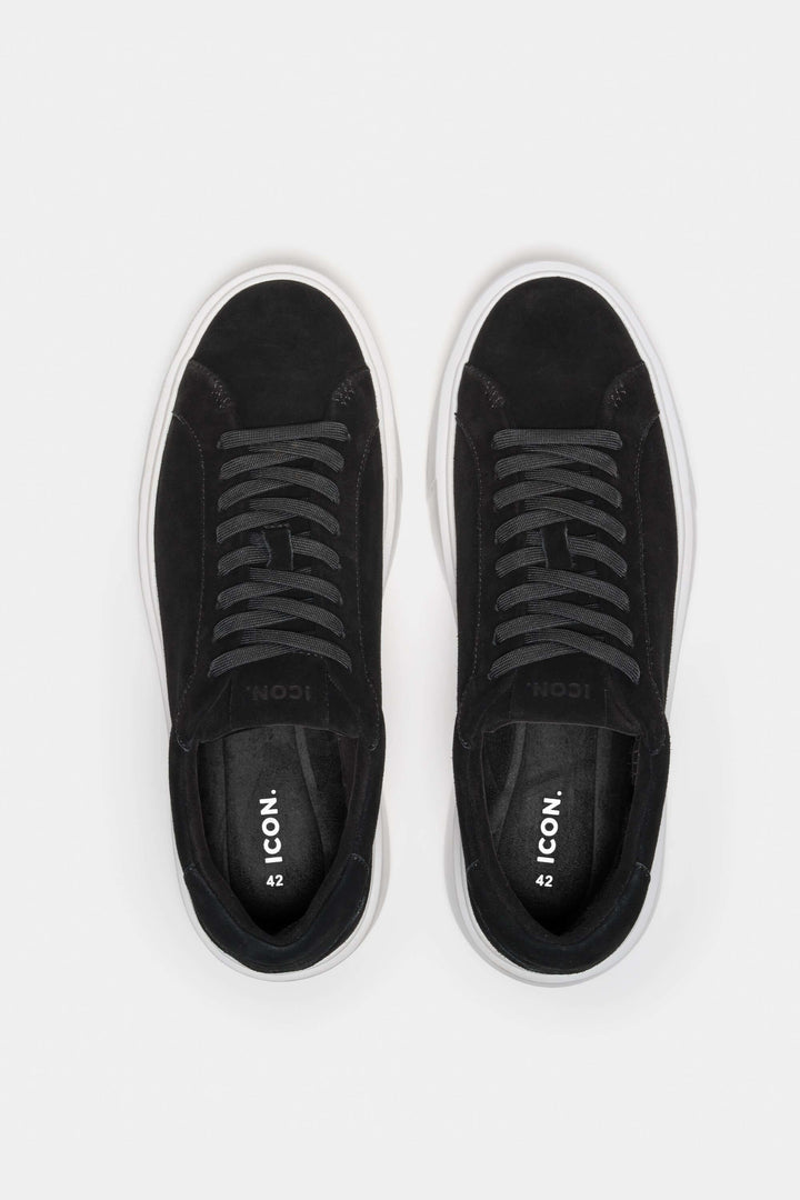 THE CLASSIC SUEDE TRAINER