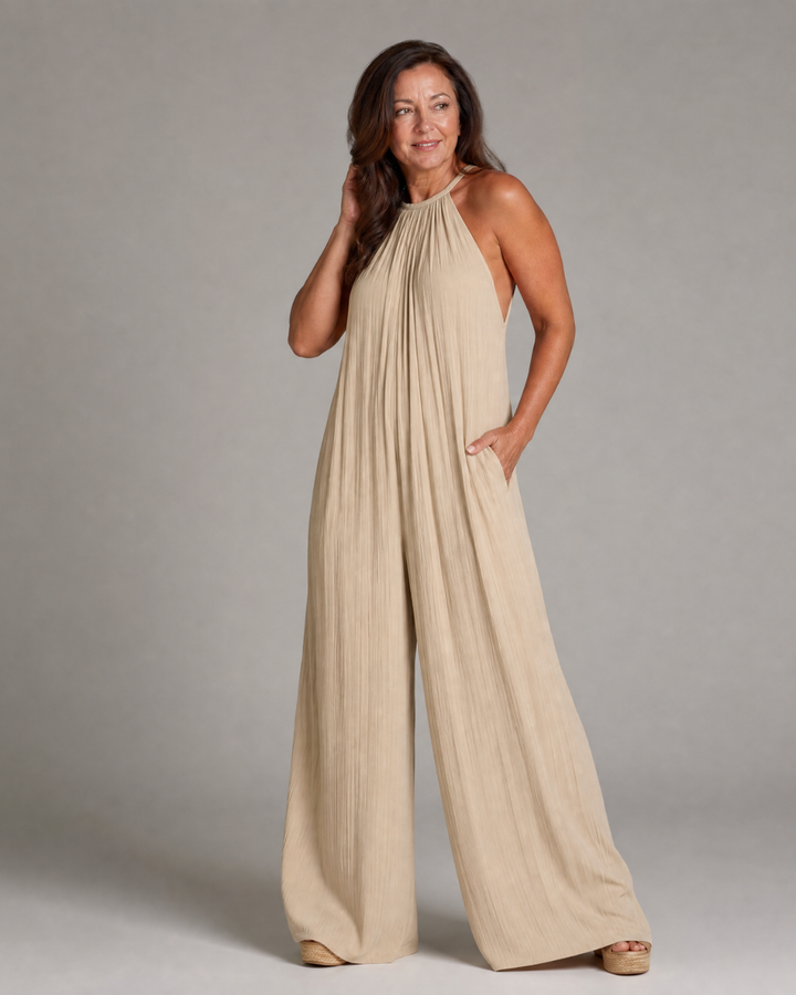 Sylvara | Faltender Halterneck weiter Beinschnitt entspannter Jumpsuit