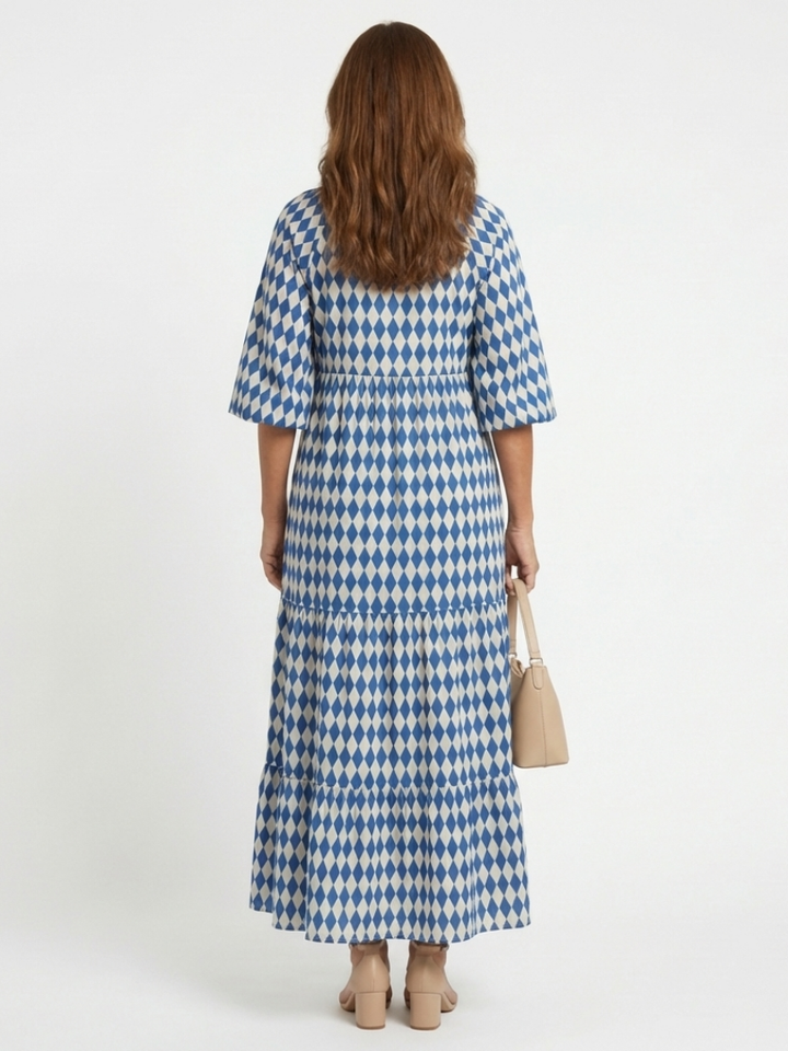 Elodie | Kleid mit Diamantmuster und Stufenrock