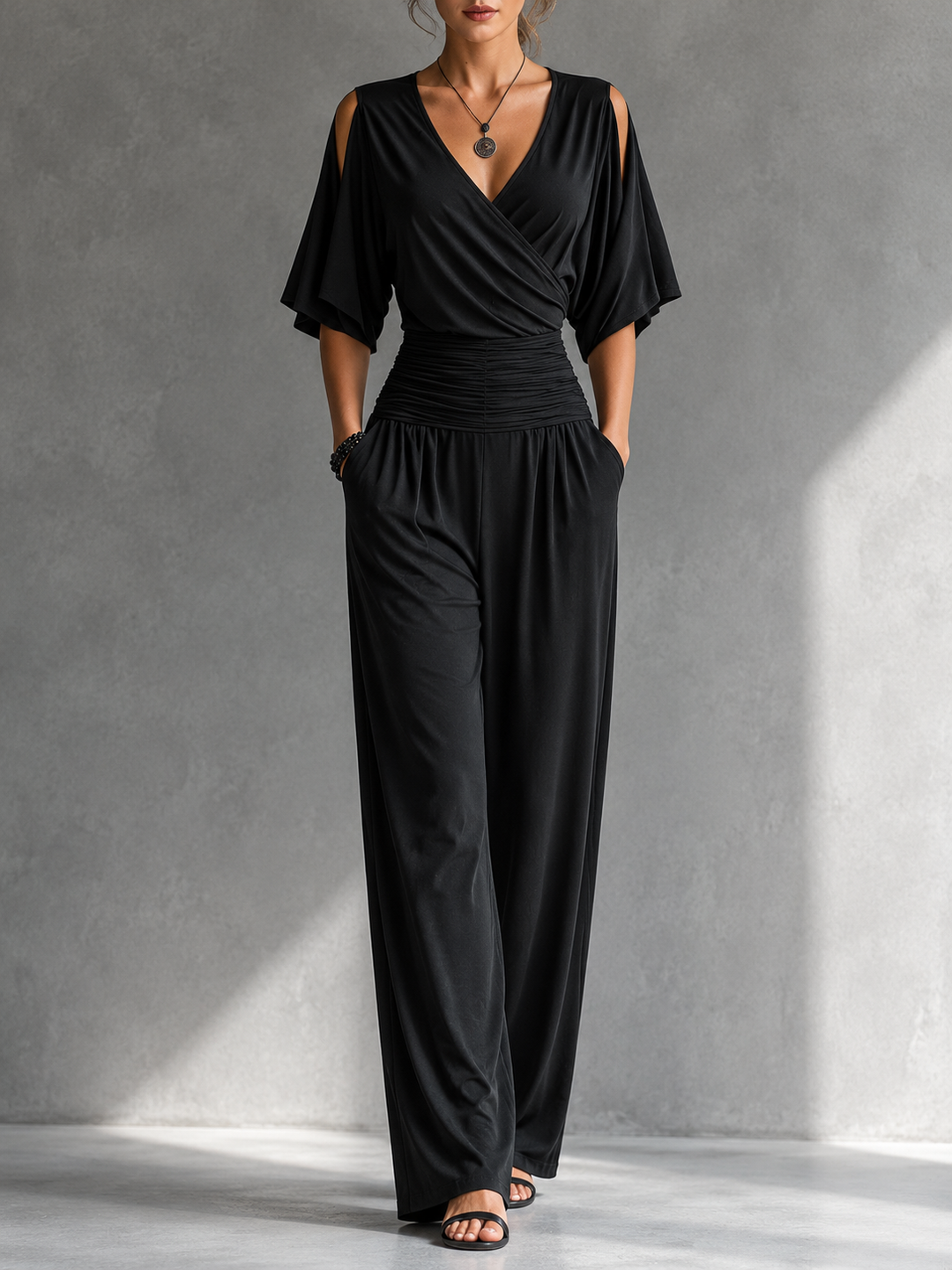 Alia | Elegante Kombination mit Wickeloberteil und weitem Bein
