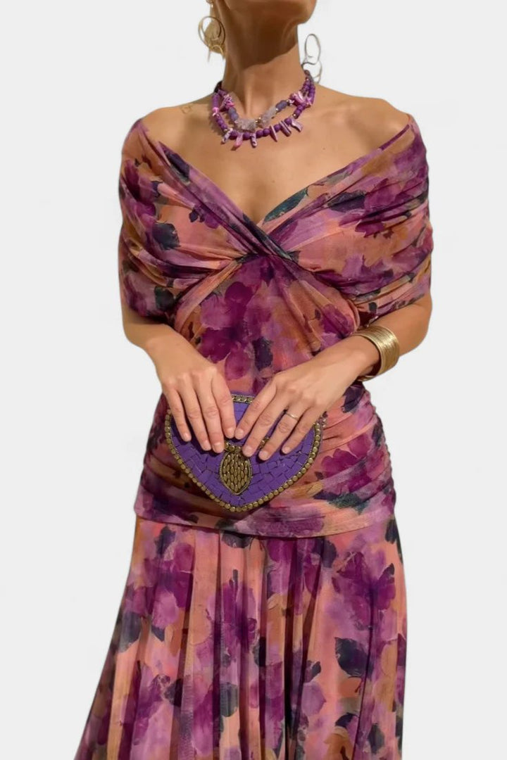 Lilo| Maxikleid mit V-Ausschnitt, Blumenstickerei und Falten